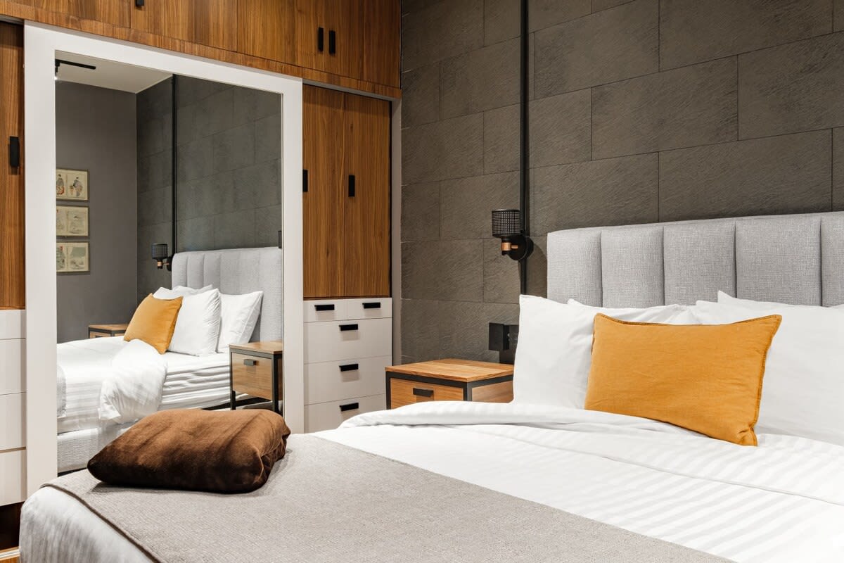 Bedroom image 1