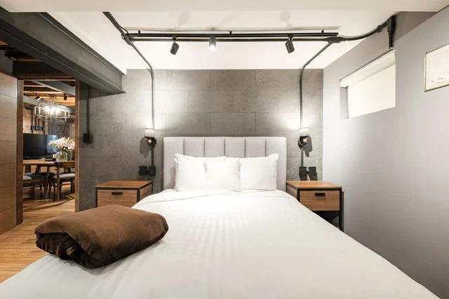 Bedroom image 1