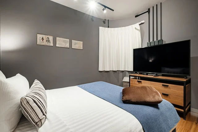 Bedroom image 1