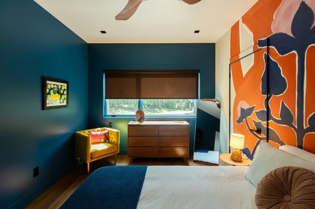 Bedroom 2 image 1