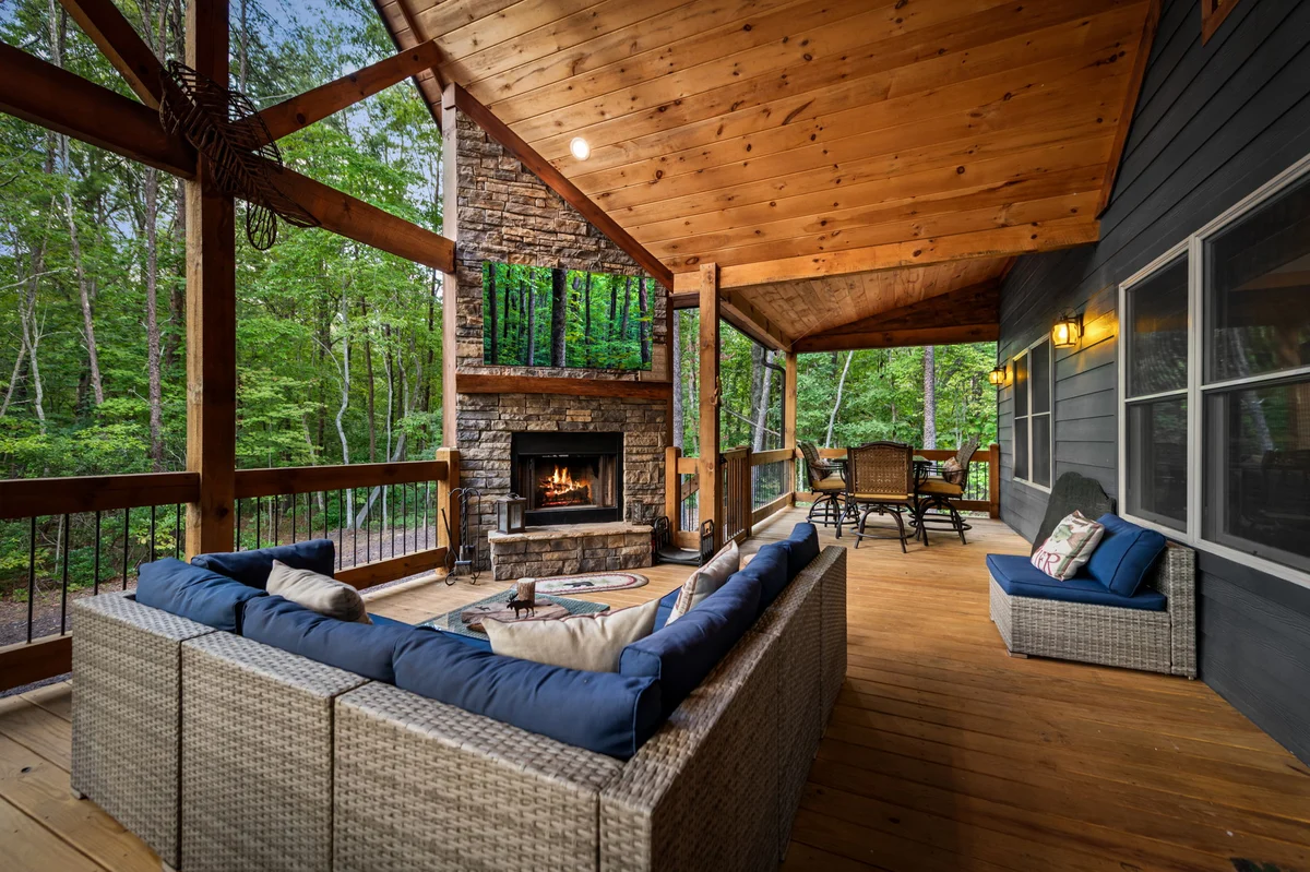 Bear Feet Retreat property photo 4