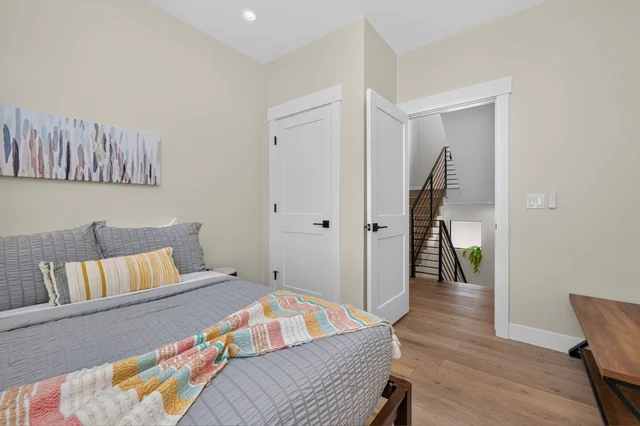 Guest Bedroom image 1
