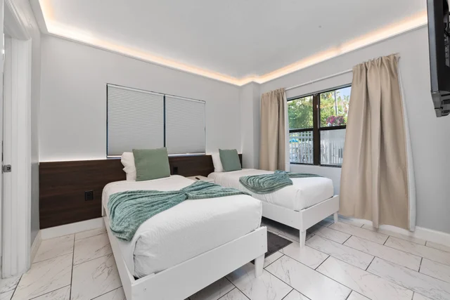 Bedroom 1 image 1