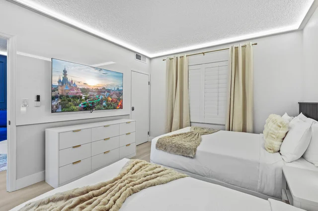 Bedroom 1 image 1