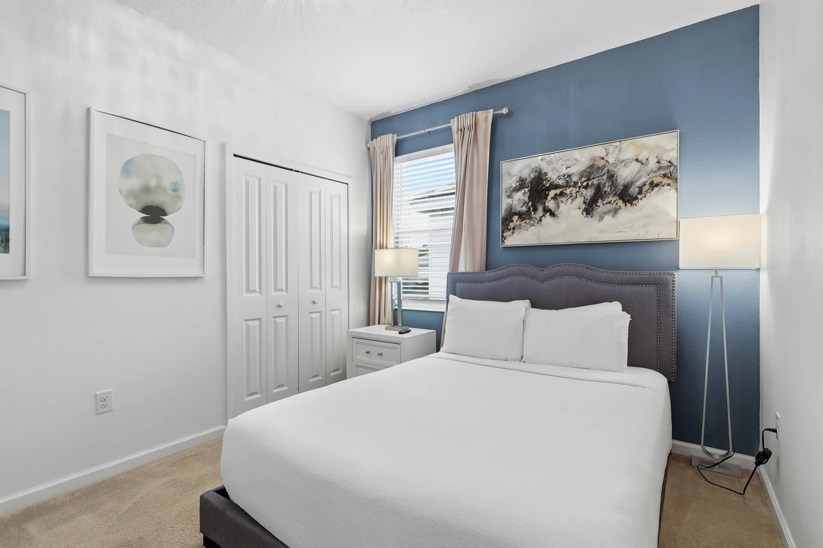 Bedroom 6 image 1