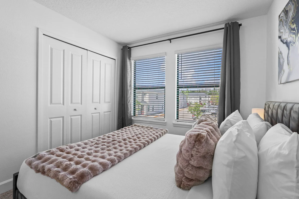 Bedroom 3 image 1