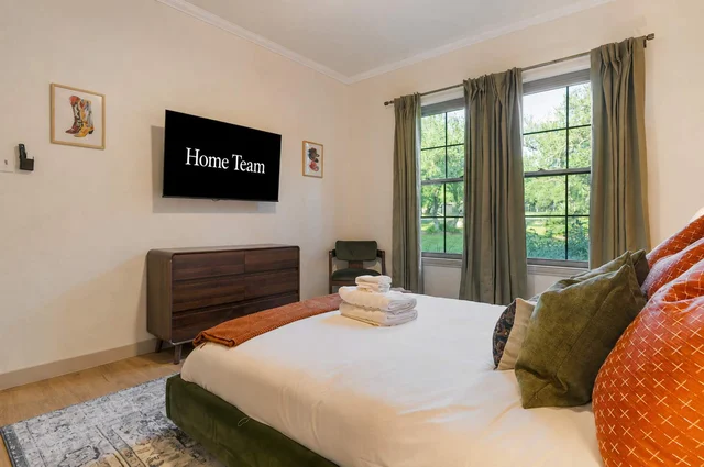 Bedroom image 1