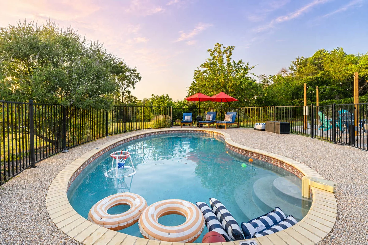 The Canyon Social, Pool, Hot Tub, Sport Court property photo 3