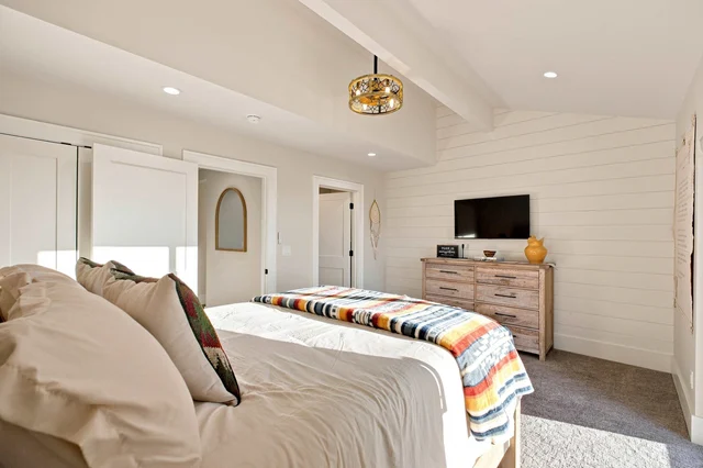 Bedroom image 1