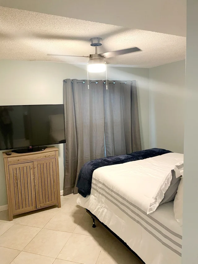 Bedroom 4 image 1