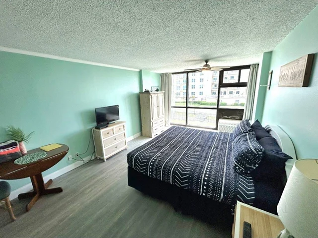 Bedroom 1 image 1