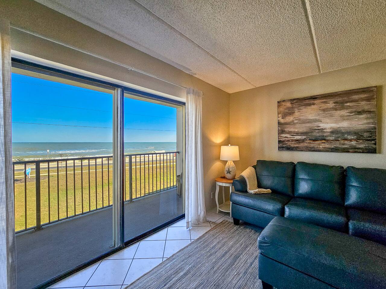 Spacious Ormond Oceanfront 3 bedroom Condo