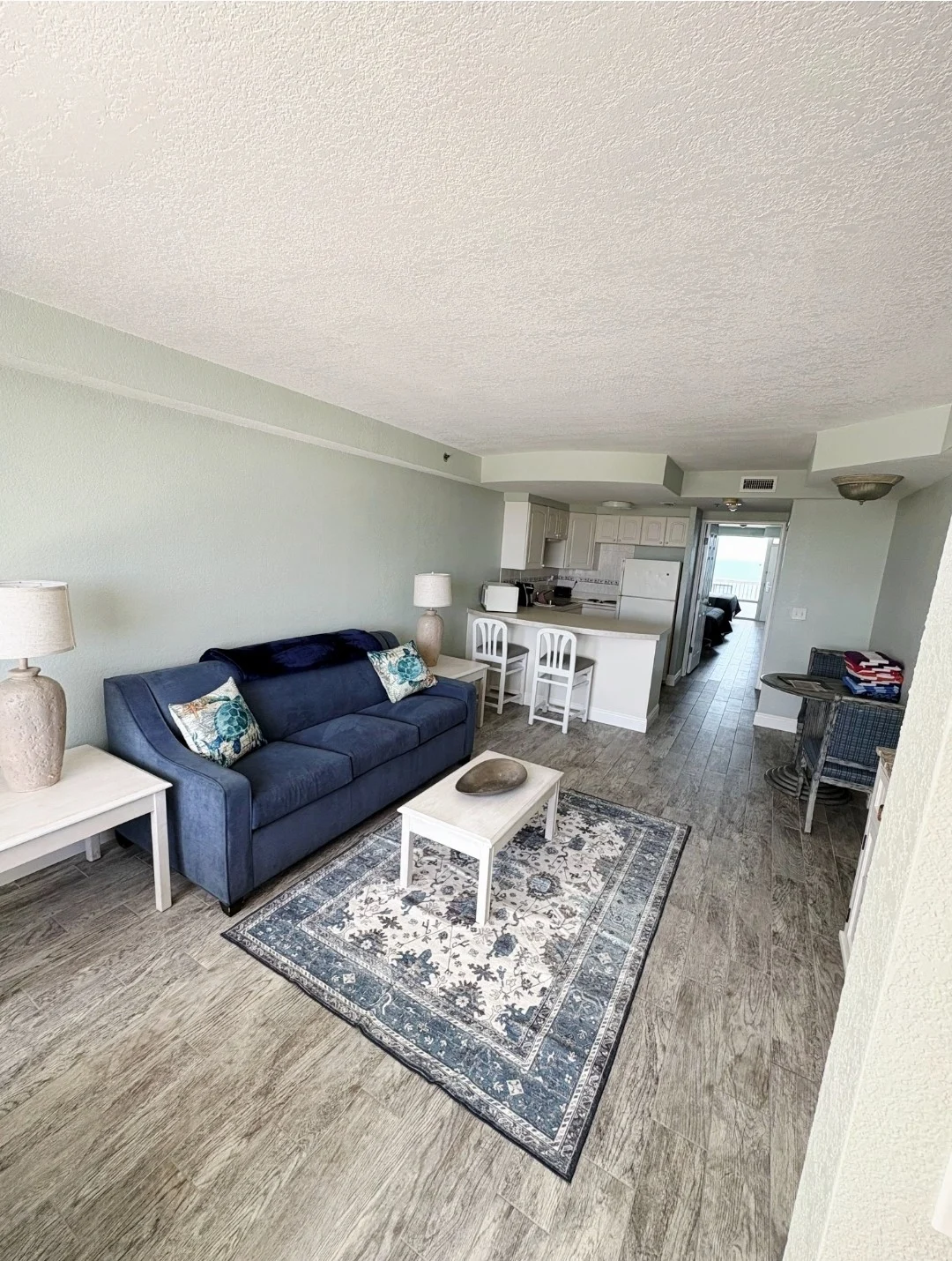 Updated w/balcony, pool, hot tub property photo 2