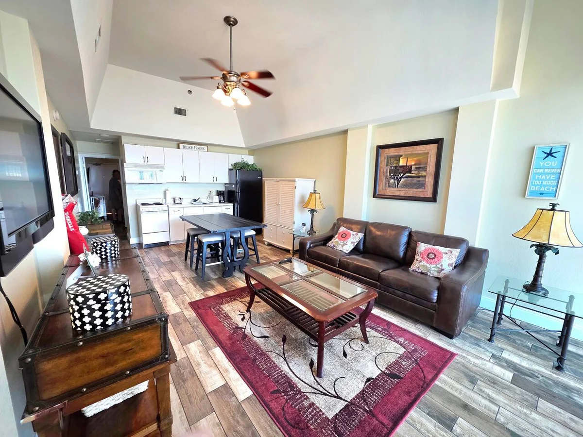Wake Up To Waves Direct Oceanfront, 1st Floor property photo 4
