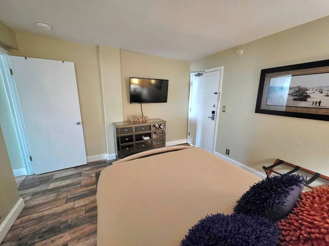 Bedroom 3 image 1