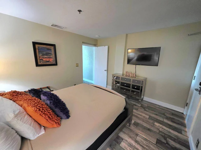 Bedroom 1 image 1