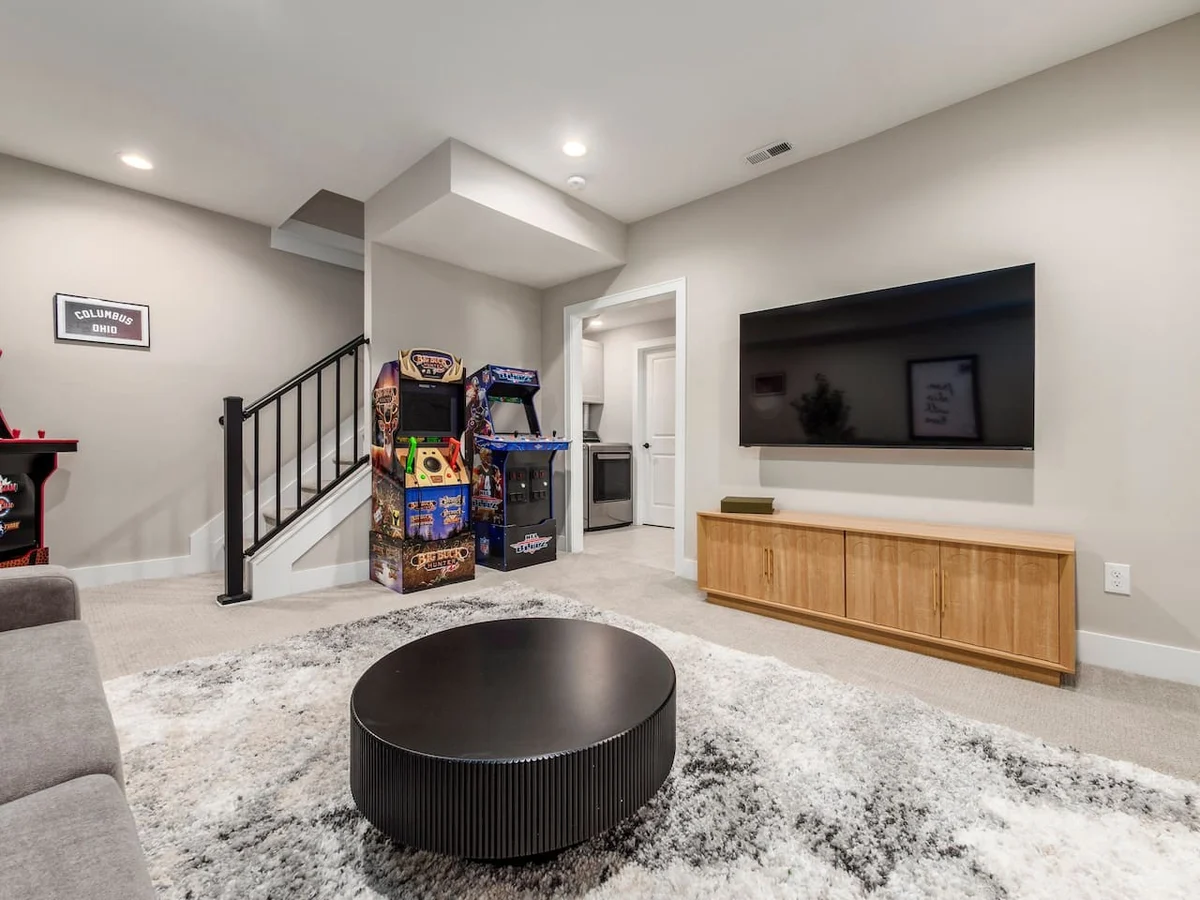 Buckeye South, Modern Home w/ Hot Tub property photo 3