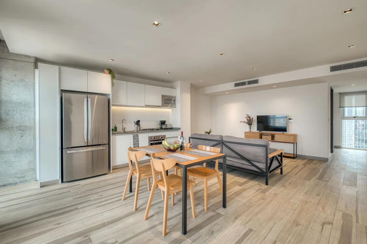 Midtown Two-Bedroom on 25th Floor w/ Amazing View property photo 4