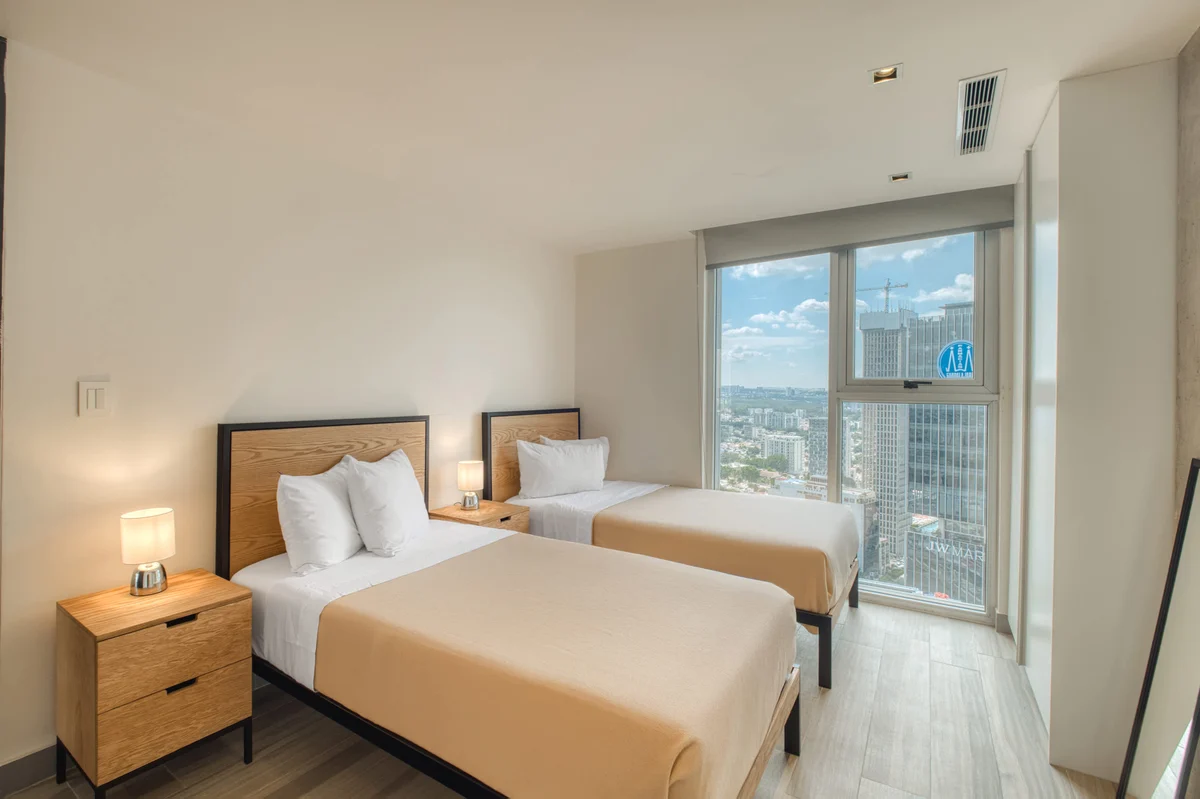 Midtown Two-Bedroom on 25th Floor w/ Amazing View property photo 3