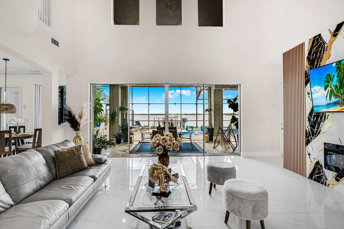 Luxury Riverfront Home with Pool in Fort Myers property photo 3