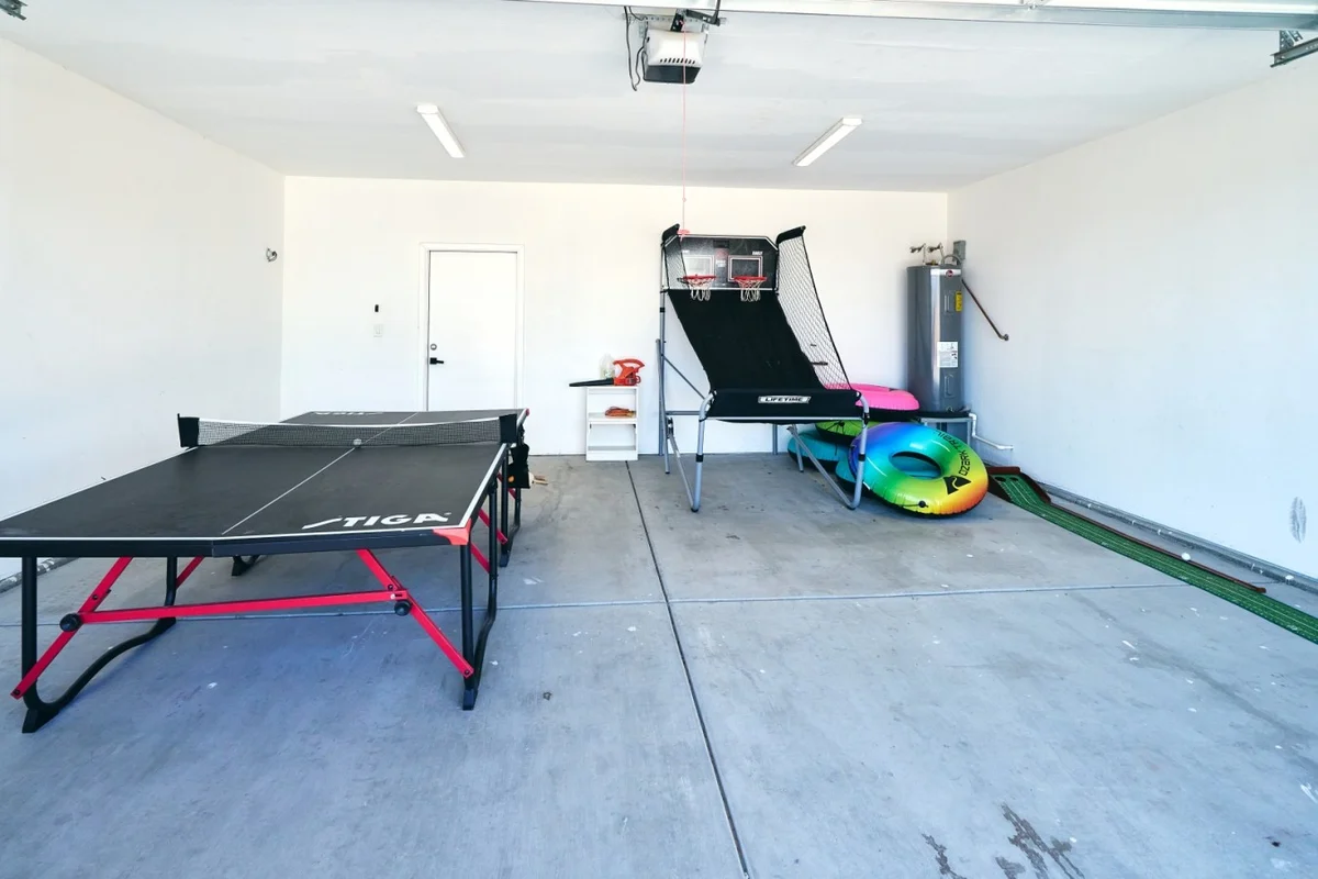 Hot Tub w/Lake View, Roof Top Deck, Game Room, W/D property photo 4