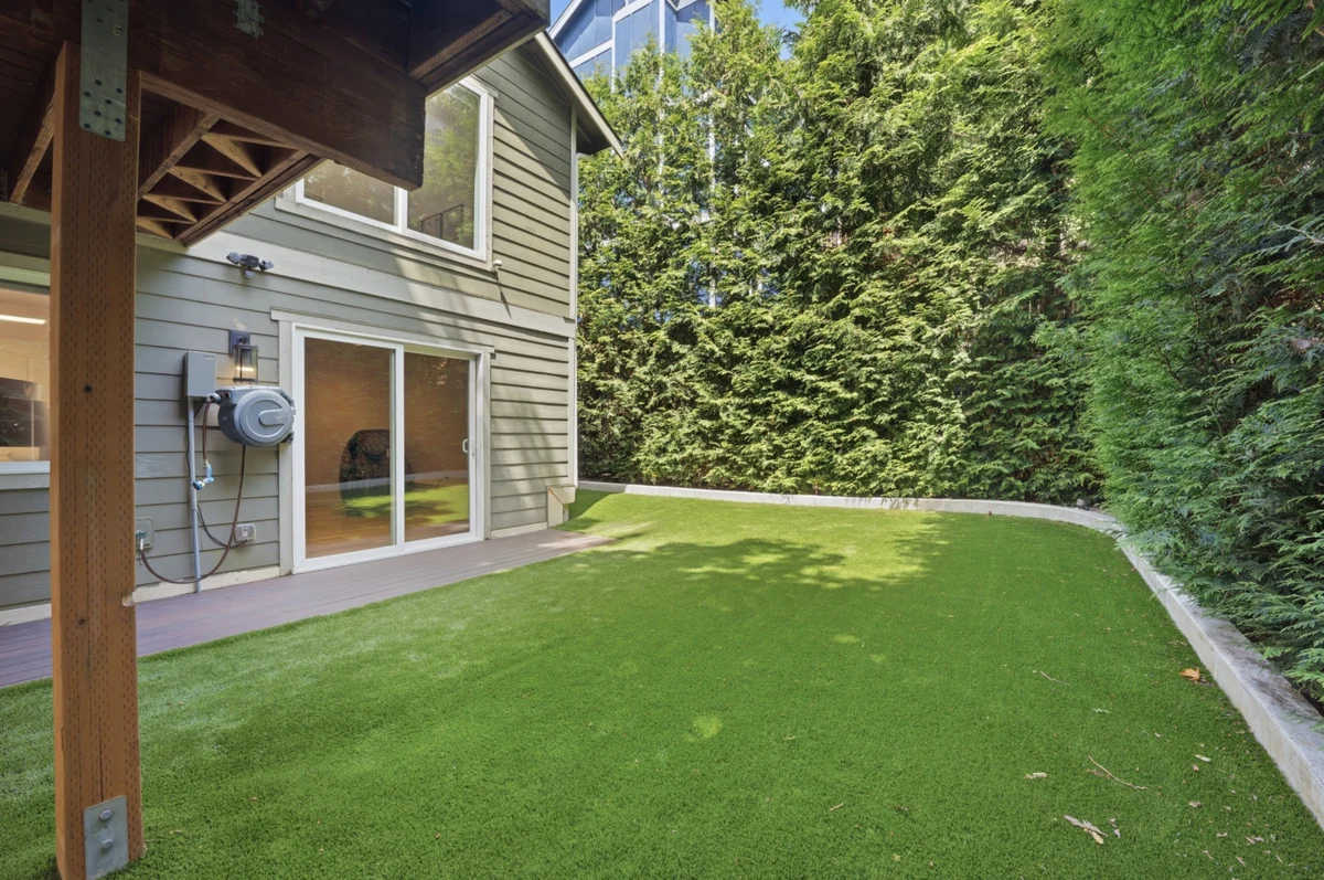 StayInSammamish.com property photo 4