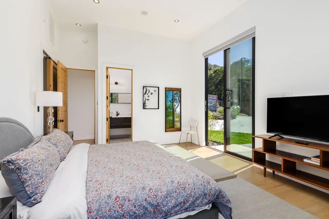 Bedroom image 1