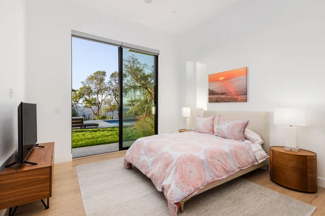 Bedroom image 1