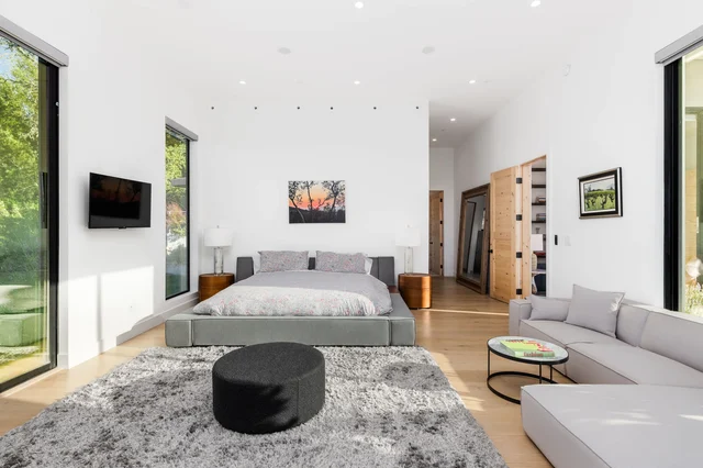 Bedroom image 1