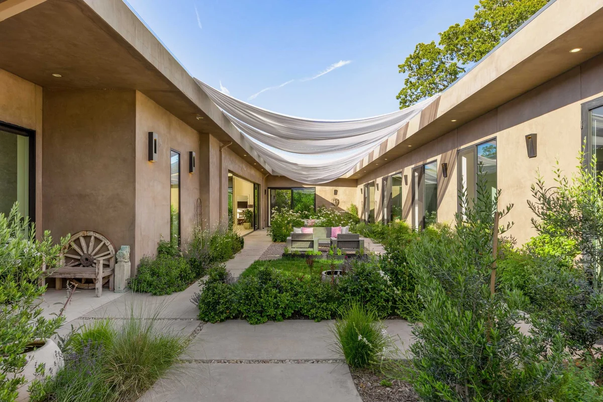 Sonoma Compound property photo 3