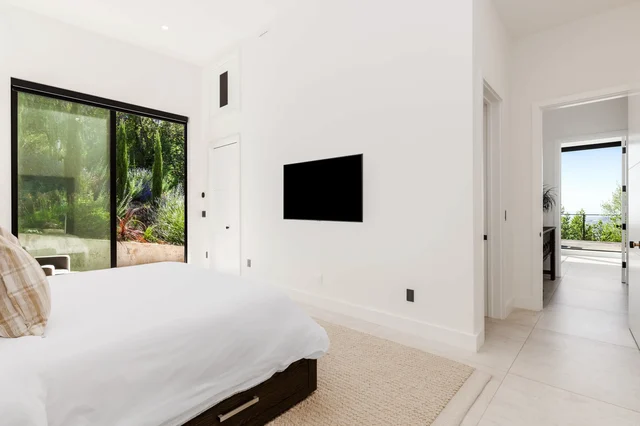 Bedroom image 1