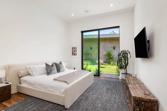 Bedroom image 1