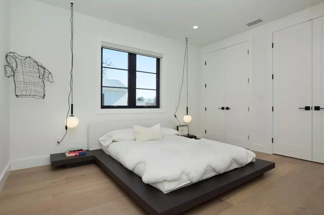 Bedroom image 1