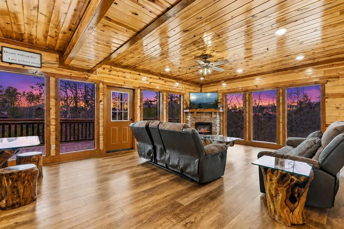 Indoor Pool, Hot Tub, Arcade Game Room property photo 4