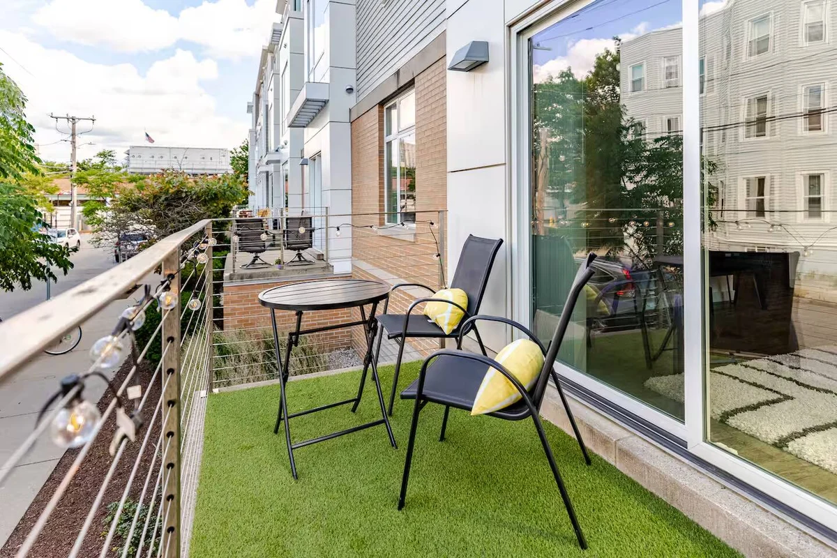 30 Day, The Atrium, Luxury, Balcony property photo 3
