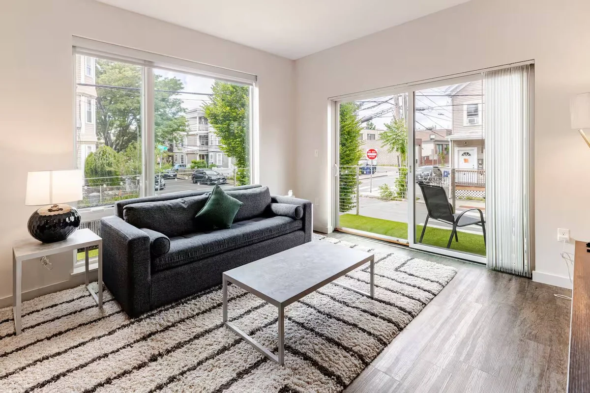 30 Day, The Atrium, Luxury, Balcony property photo 5