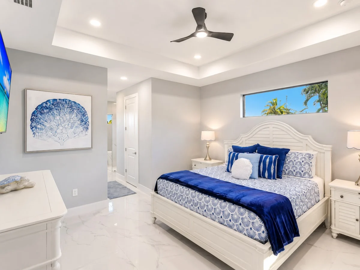 Brand New Luxe Waterfront Villa, Heated Pool property photo 7