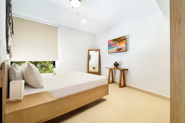 Bedroom 1 image 1