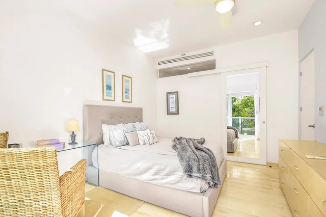 Bedroom 1 image 1