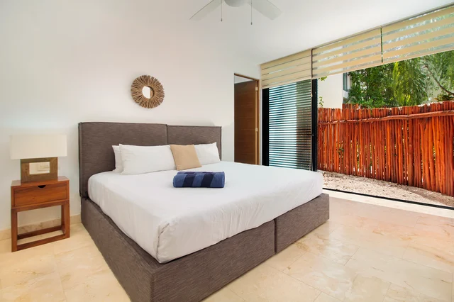 Bedroom 1 image 1