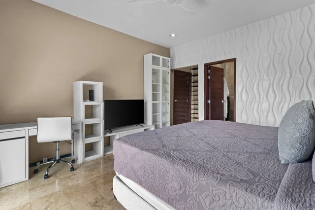 Bedroom 1 image 1
