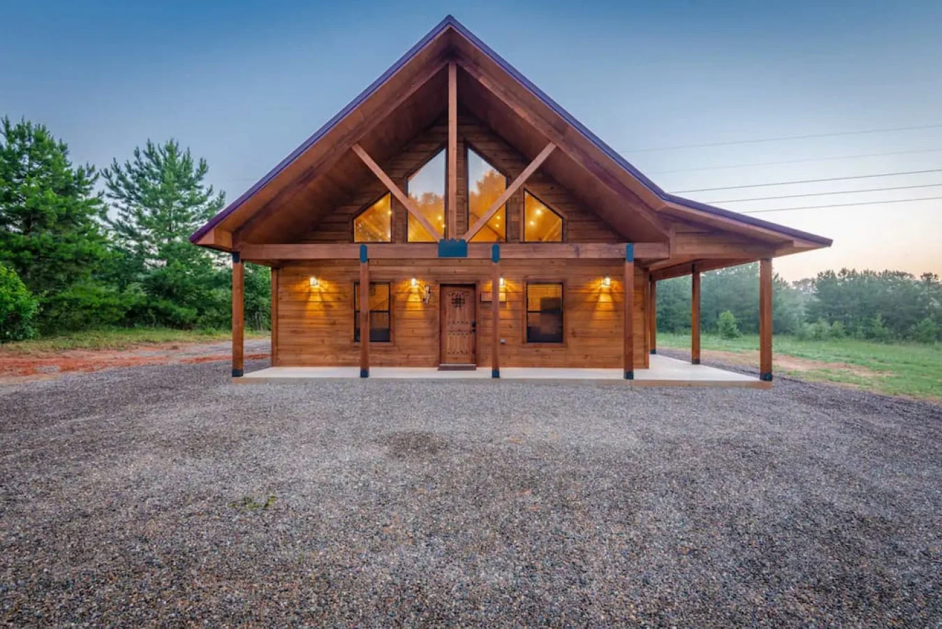 Chapparal Lodge, a secluded one-bedroom cabin in the woods south of Hochatown, Oklahoma
