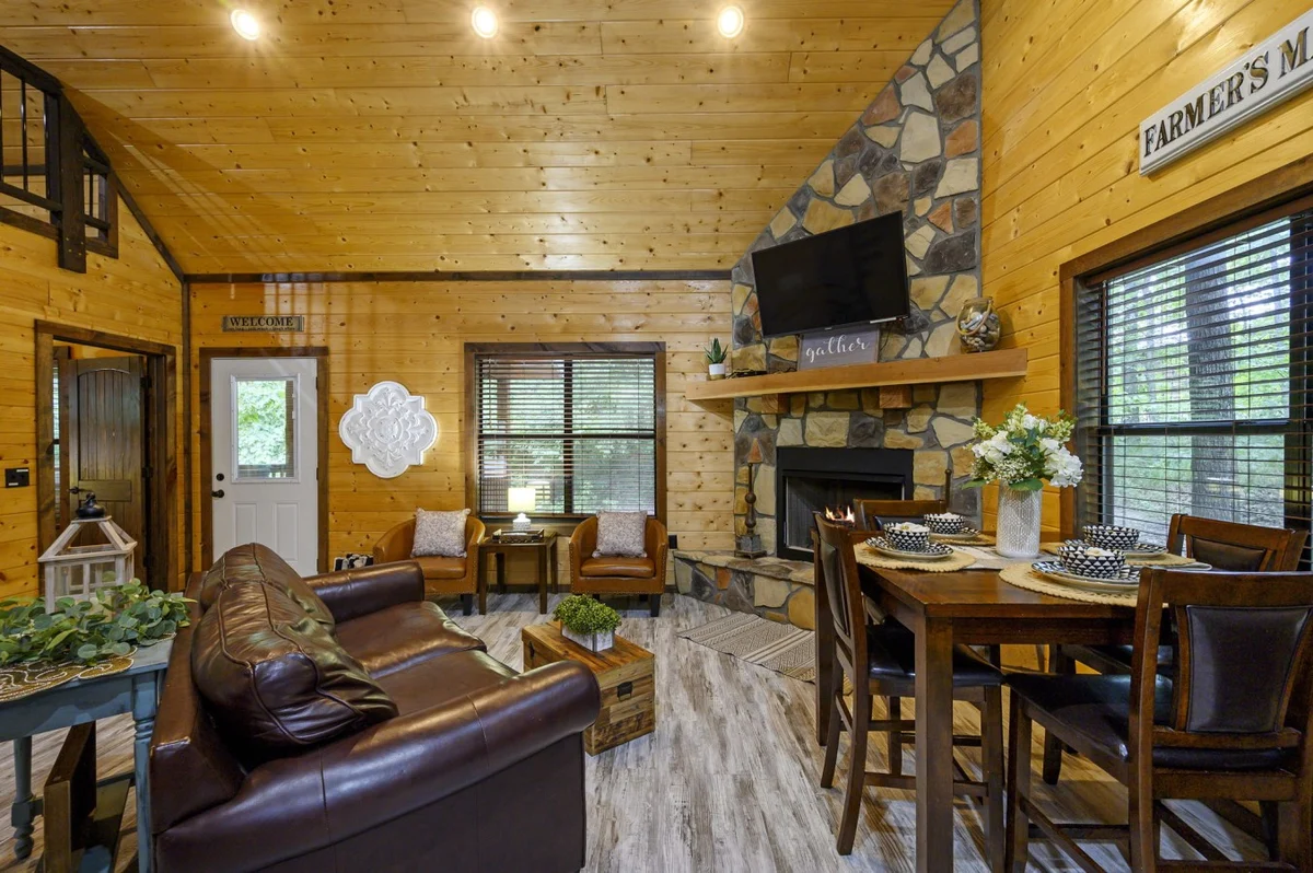 Knockin’ Boots Cabin, Private Hot Tub + Fire Pit, Secluded Broken Bow property photo 5