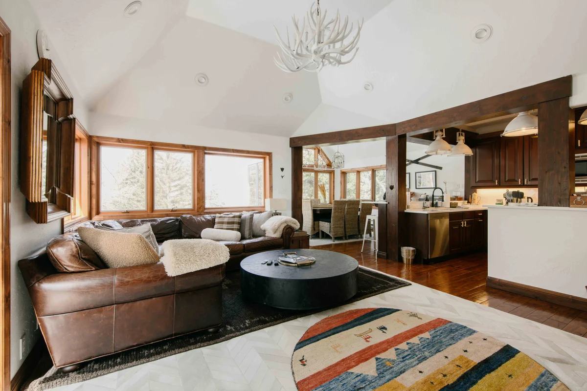 Arrowpines Lodge property photo 2
