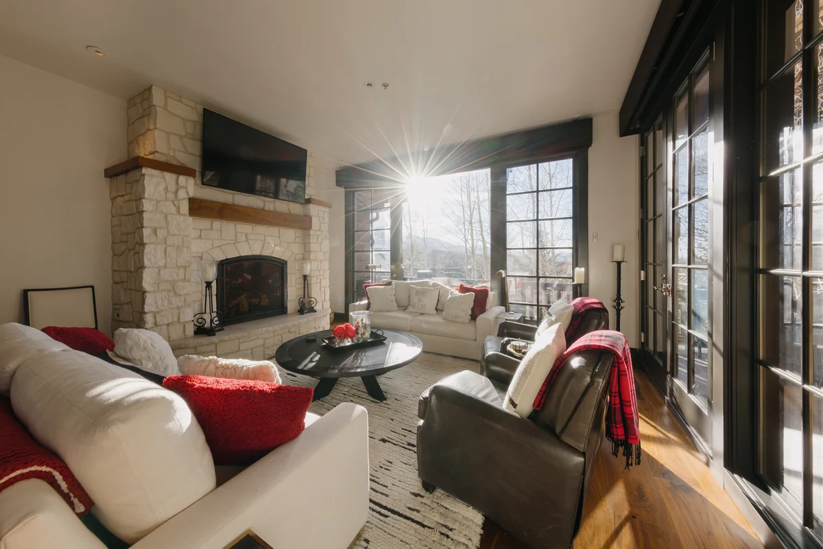 Ivory Stone Chalet at See Forever property photo 4