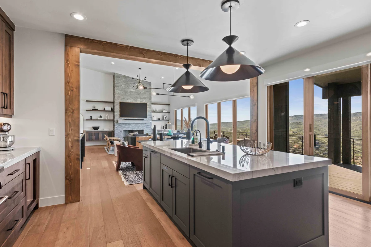 Promontory Estate property photo 3