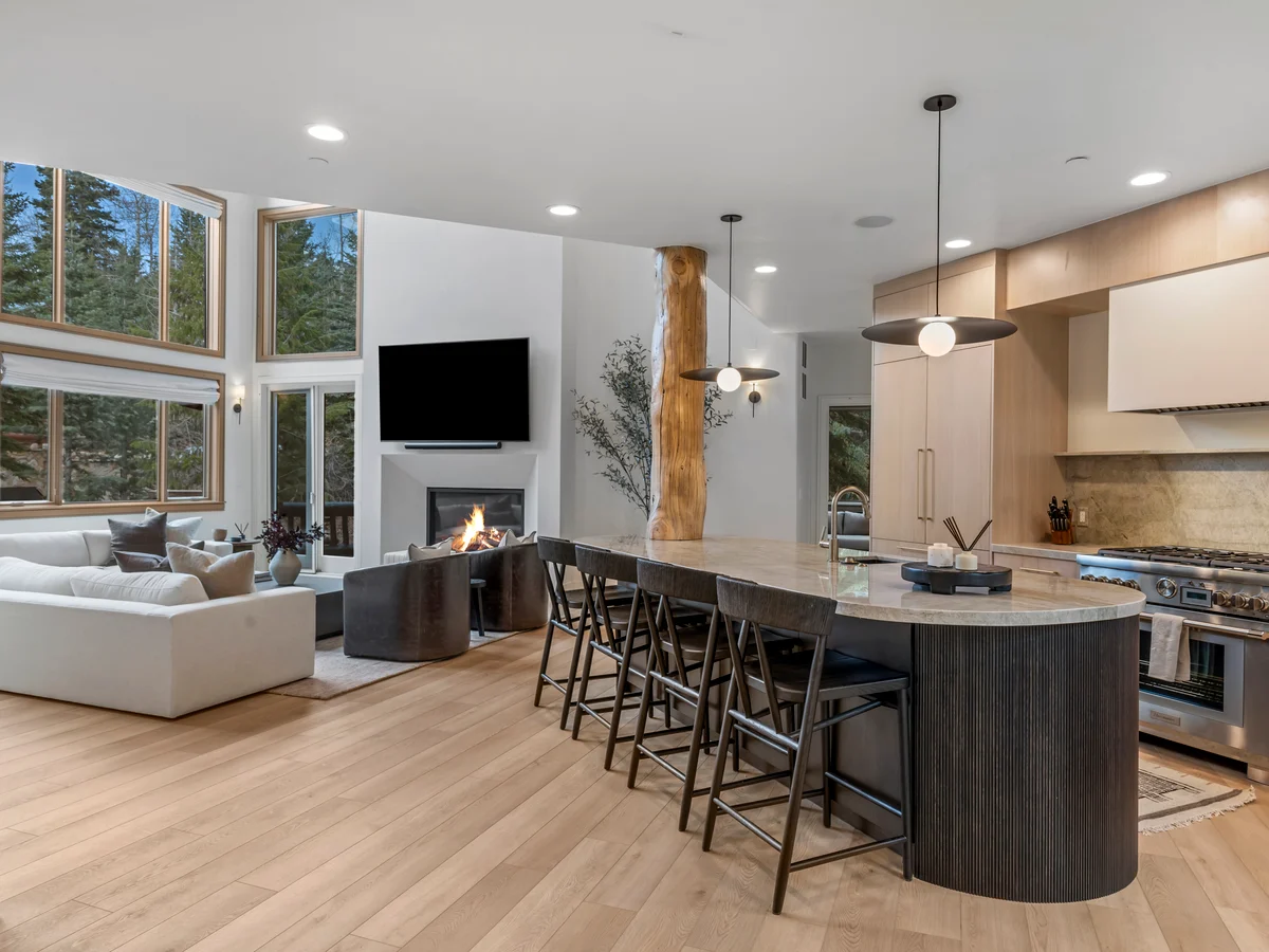 Red Pine Estate property photo 5