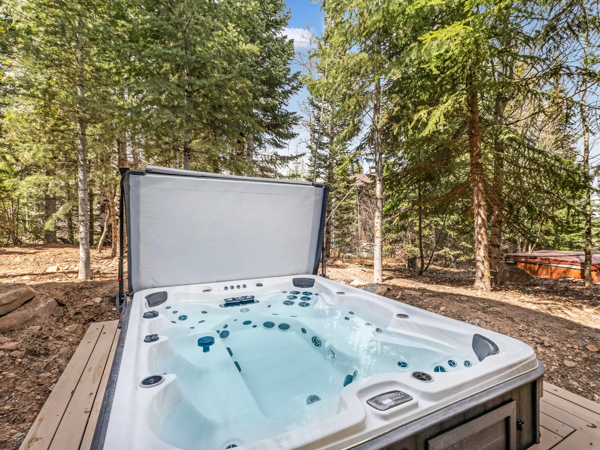 Red Pine Estate property photo 4
