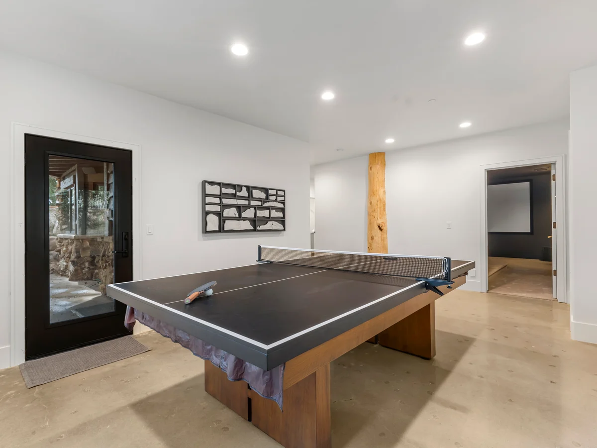 Red Pine Estate property photo 3