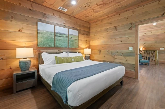Bedroom image 1